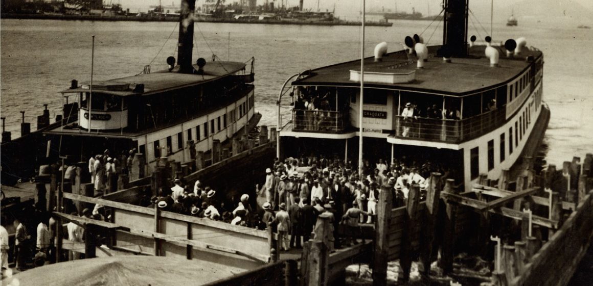 Barcas no Cais Pharoux, Rio de Janeiro, agosto de 1934 Barcas no Cais Pharoux, Rio de Janeiro, agosto de 1934