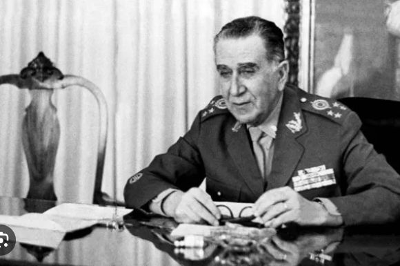 General Medici é eleito presidente do Brasil General Medici é eleito presidente do Brasil