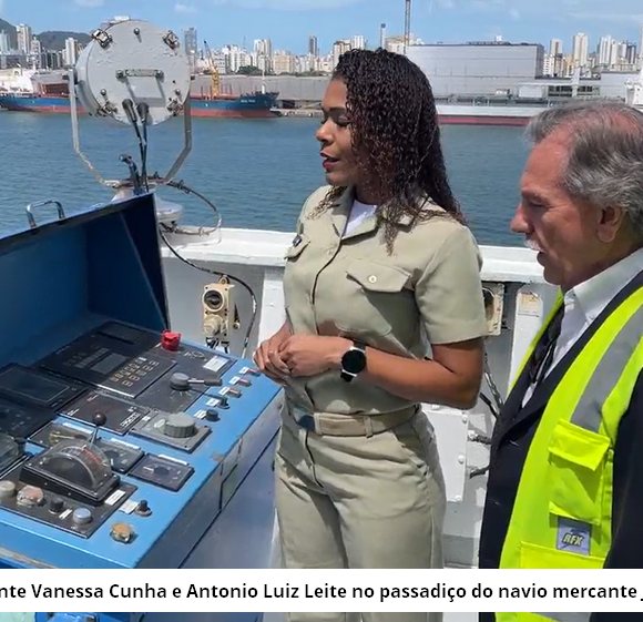 Em Santos, a FuMTran realiza entrevistas da Comandante e do Capitão de Mar e Guerra