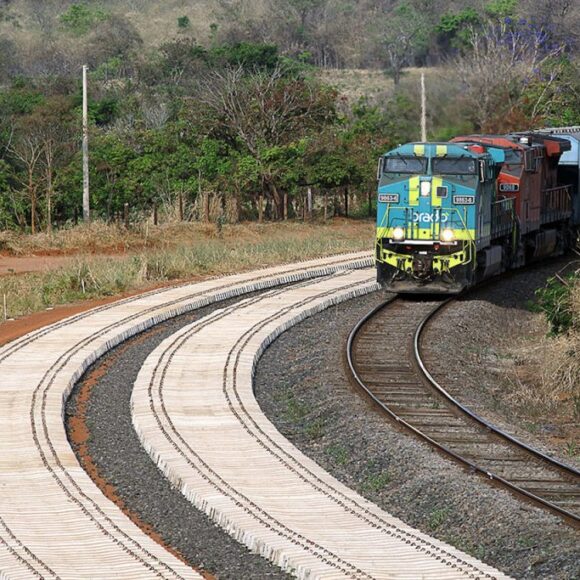 Inauguração oficial da FerroviaNorte-Sul Inauguração oficial da FerroviaNorte-Sul
