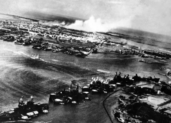 Estados Unidos declaram guerra ao Japão