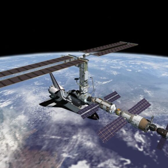 NASA lança a missão do Ônibus Espacial STS-97 NASA lança a missão do Ônibus Espacial STS-97