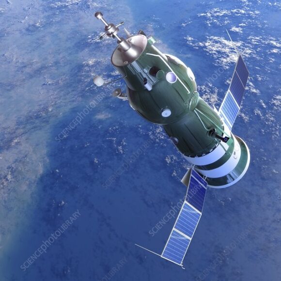 Início da missão espacial soviética Soyuz 4