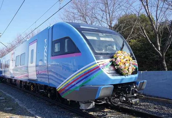 Inauguração do serviço ferroviário de alta velocidade entre Seoul e Busan na Coreia do Sul