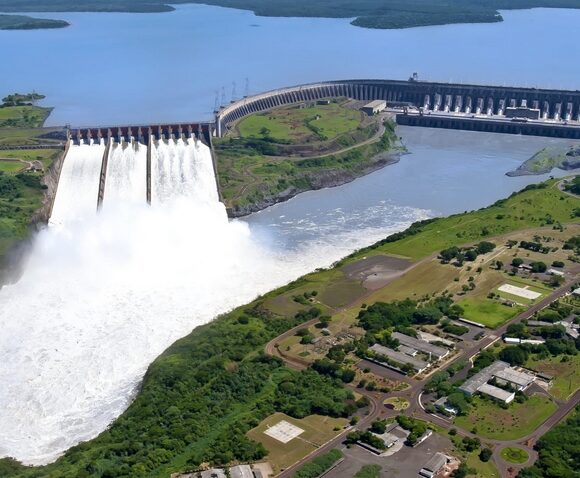 Constituída a Usina Hidrelétrica de Itaipú Constituída a Usina Hidrelétrica de Itaipú