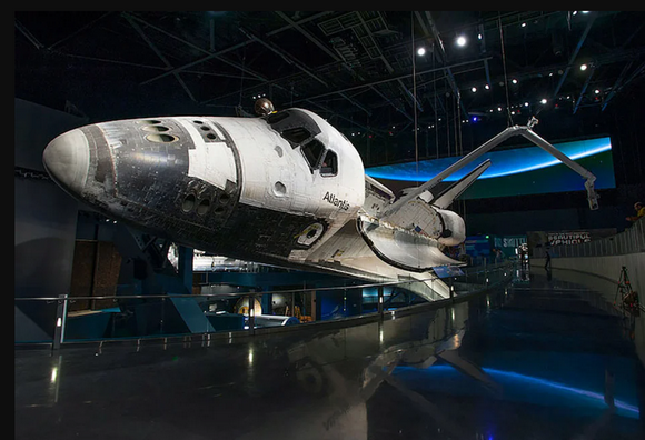 Lançamento ônibus espacial Atlantis