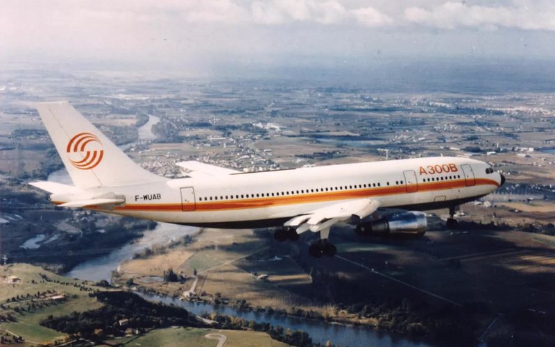Entra em operação o avião de passageiros Airbus A300 Entra em operação o avião de passageiros Airbus A300