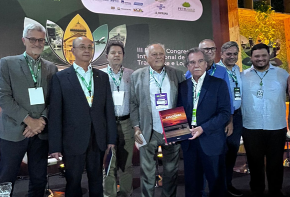 Em Manaus, FuMTran realiza pré-lançamento de livro sobre a formação logística da Amazônia Em Manaus, FuMTran realiza pré-lançamento de livro sobre a formação logística da Amazônia