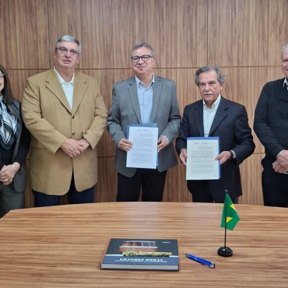 Fumtran e Memória da Eletricidade firmam termo de cooperação de acervo Fumtran e Memória da Eletricidade firmam termo de cooperação de acervo