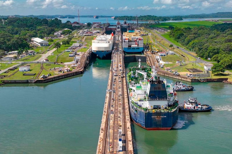 Canal do Panamá é aberto para o tráfego