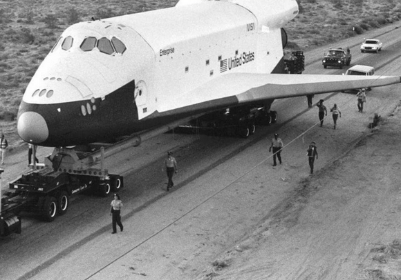 Primeiro voo livre do ônibus espacial Enterprise
