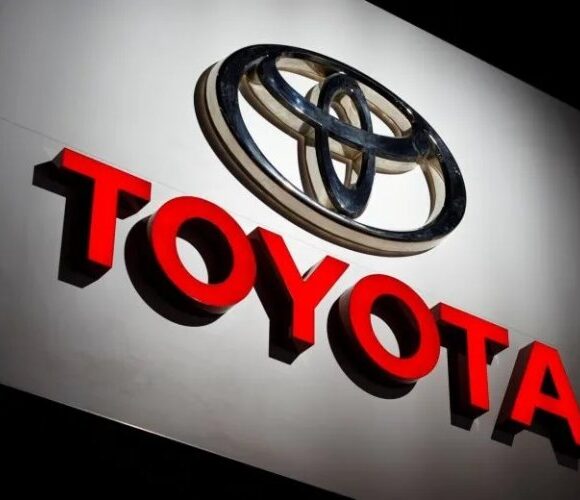 A Toyota Motor se torna uma empresa independente